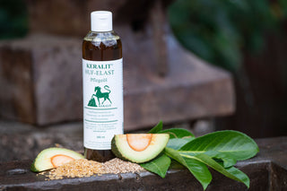 A bottle of Keralit Hufelast care oil is available together with the ingredients avocado, bay leaves, sesame and jojoba.