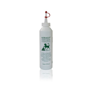 A bottle of Keralit Strahl-Liquide for the regeneration and care of the horse's frog