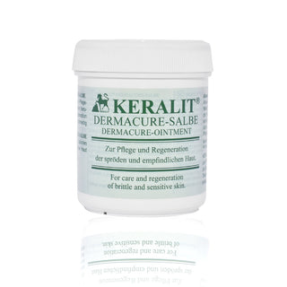 Eine Dose Keralit Dermacure Salbe für trockene Haut beim Pferd